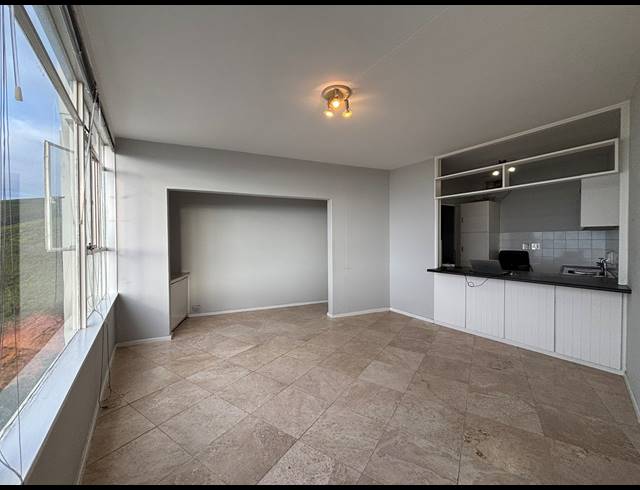 2 BEDROOM APARTMENT TO LET IN VREDEHOEK